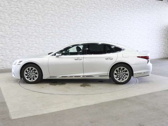 LEXUS LS500 4WD