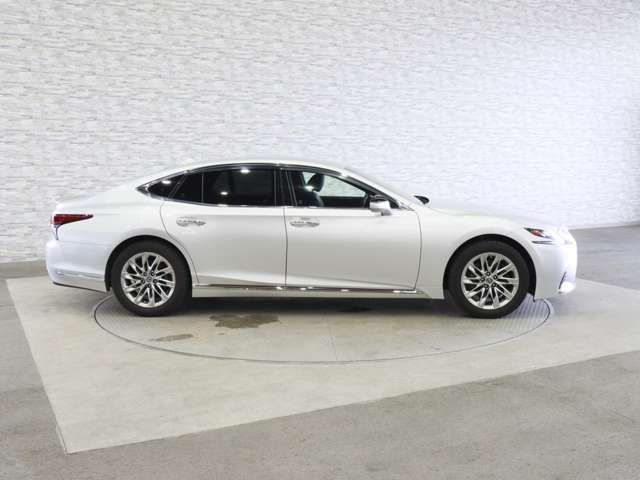 LEXUS LS500 4WD