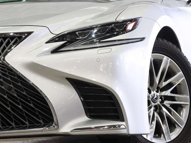 LEXUS LS500 4WD