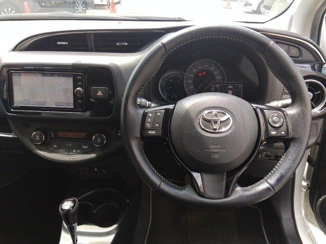 VITZ HYBRID
