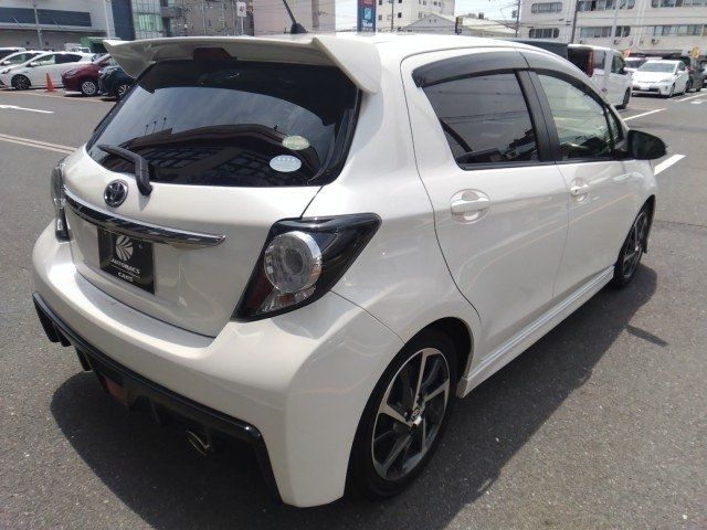 VITZ HYBRID