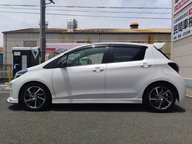 VITZ HYBRID