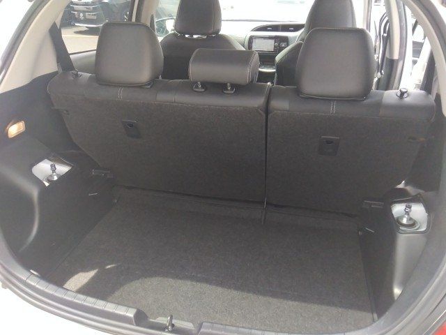 VITZ HYBRID