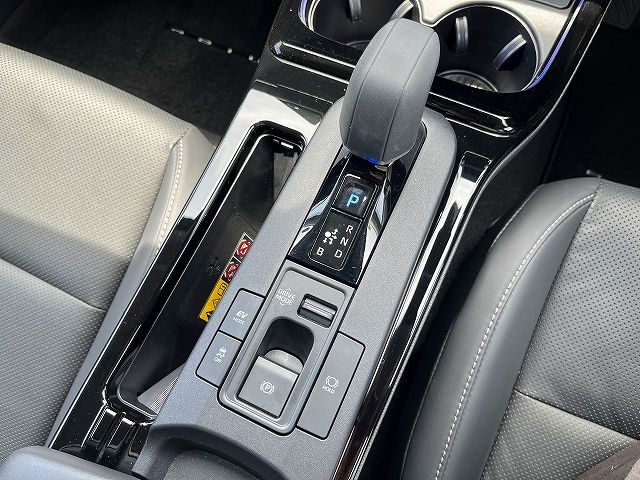 PRIUS 4WD
