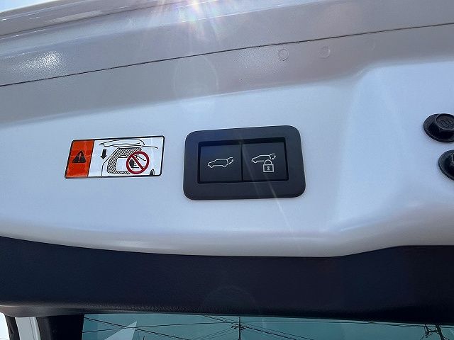 PRIUS 4WD