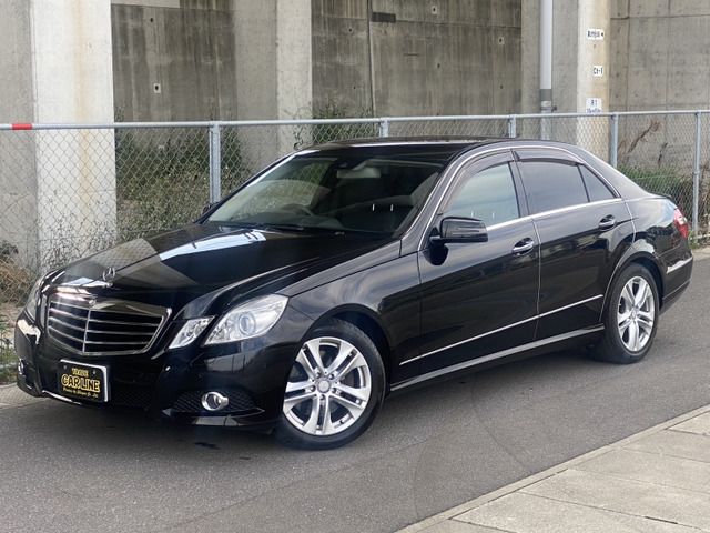 MERCEDES BENZ E class sedan
