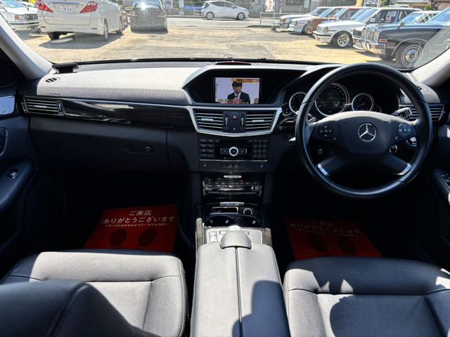 MERCEDES BENZ E class sedan