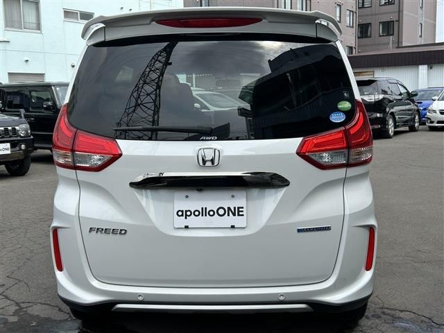 FREED HYBRID 4WD