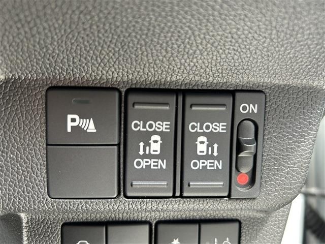 FREED HYBRID 4WD