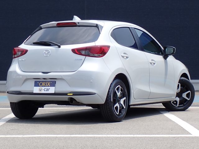 MAZDA2