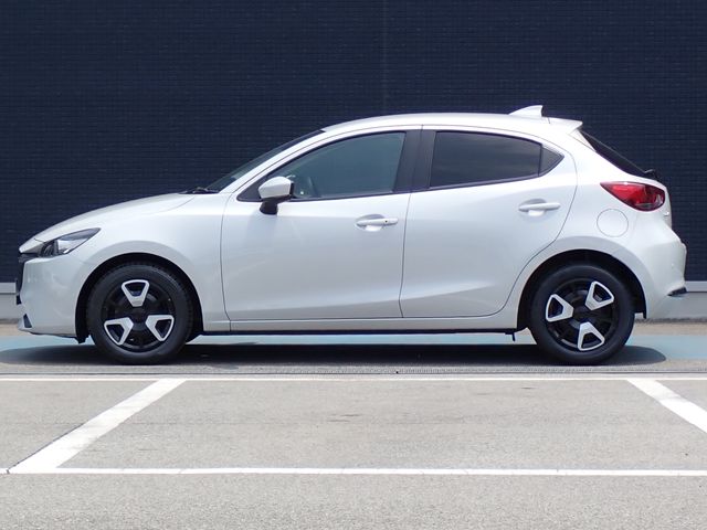 MAZDA2