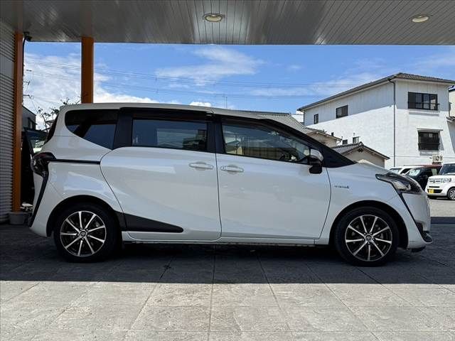 SIENTA HYBRID