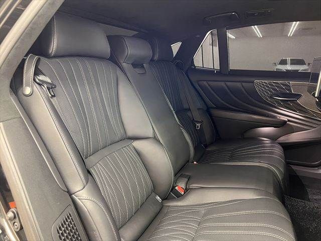 LEXUS LS500h 4WD
