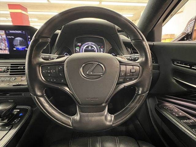 LEXUS LS500h 4WD