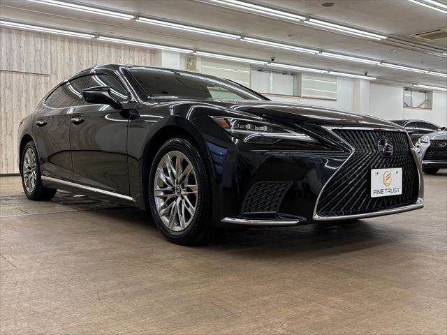 LEXUS LS500h 4WD