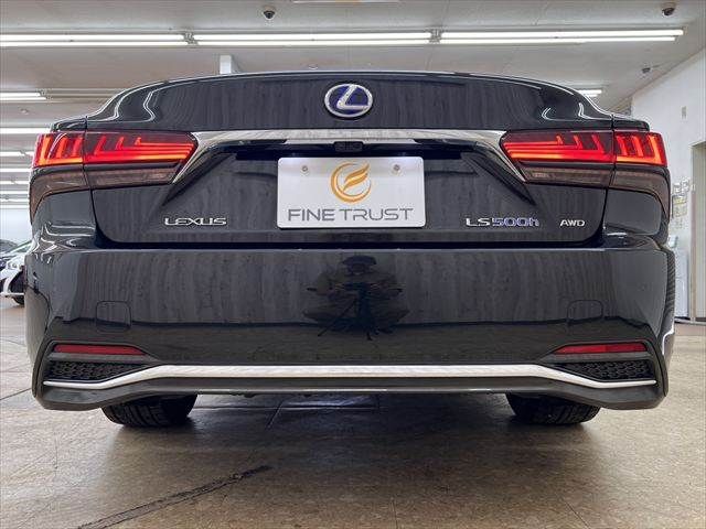 LEXUS LS500h 4WD