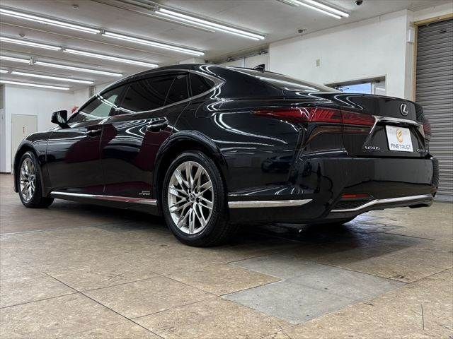 LEXUS LS500h 4WD