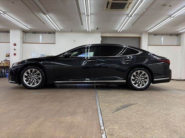 LEXUS LS500h 4WD