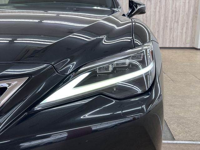 LEXUS LS500h 4WD