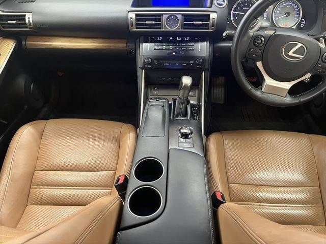 LEXUS IS300h