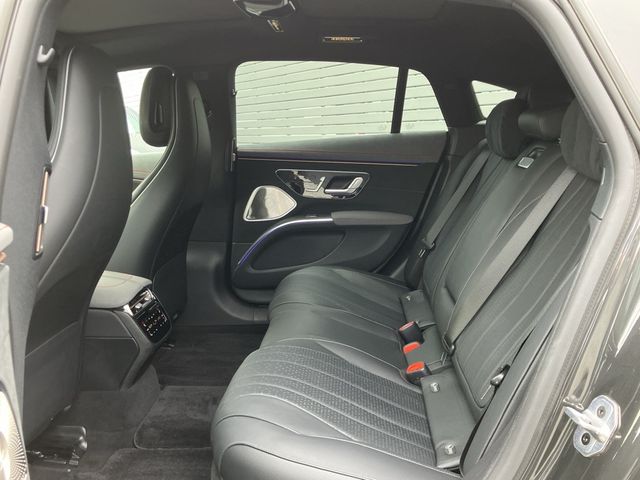 MERCEDES BENZ EQS