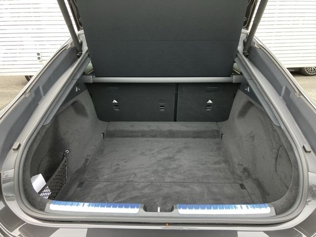 MERCEDES BENZ EQS