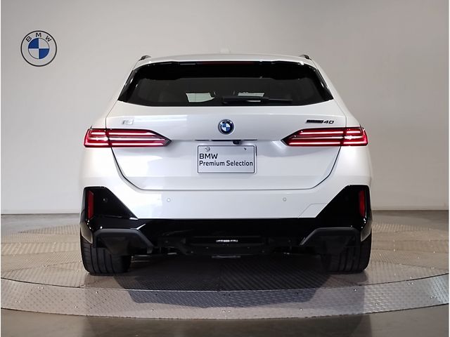 BMW i5 touring