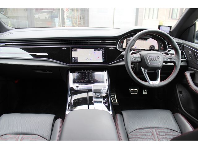 AUDI RS Q8