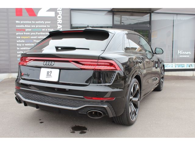 AUDI RS Q8