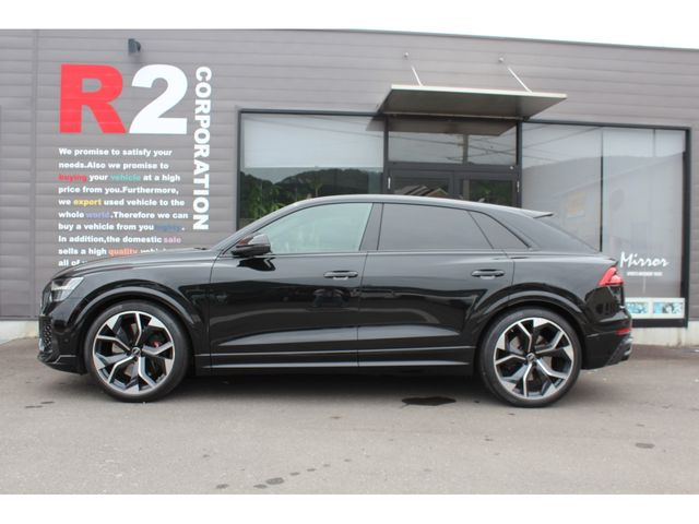 AUDI RS Q8