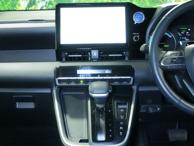 VOXY HYBRID