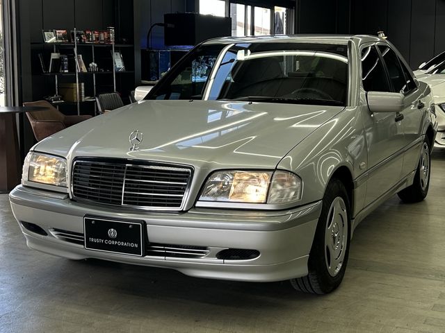 MERCEDES BENZ C class sedan