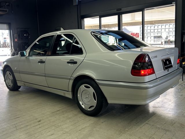 MERCEDES BENZ C class sedan