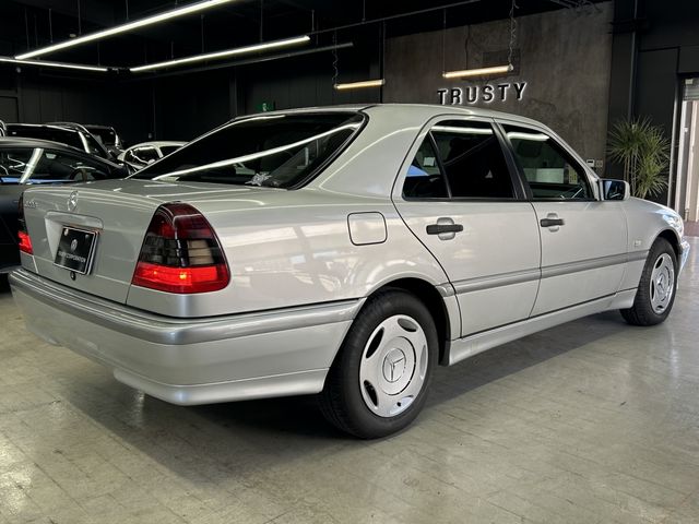 MERCEDES BENZ C class sedan