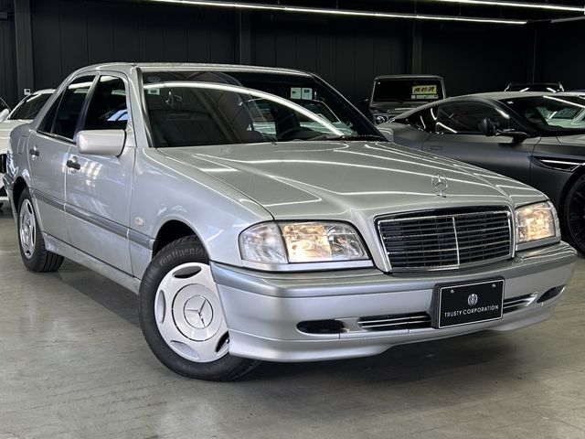 MERCEDES BENZ C class sedan