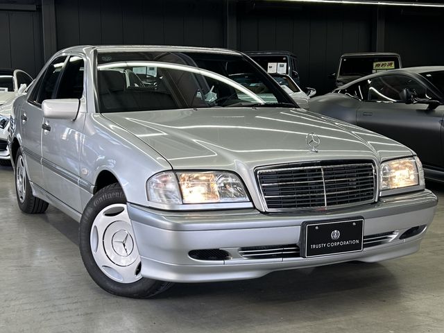 MERCEDES BENZ C class sedan