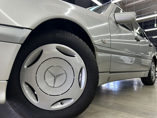 MERCEDES BENZ C class sedan