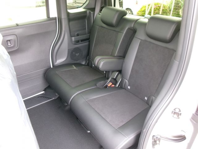 N BOX CUSTOM 4WD