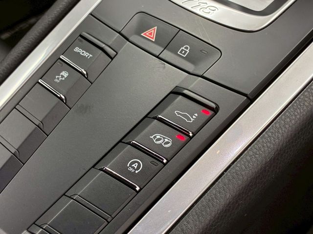PORSCHE 718CAYMAN