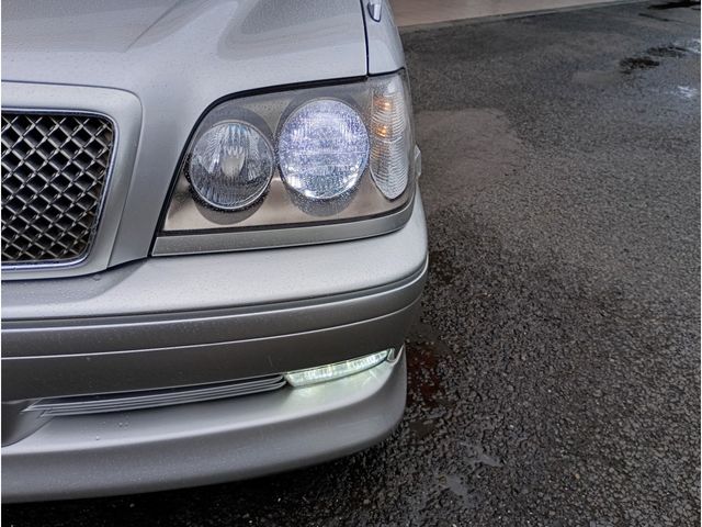 CROWN sedan