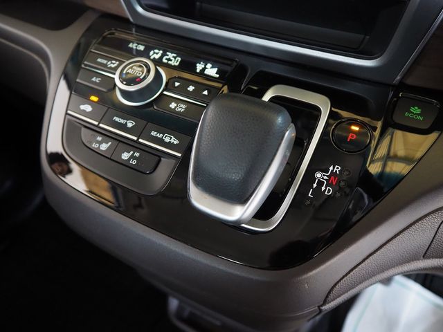 FREED HYBRID 4WD