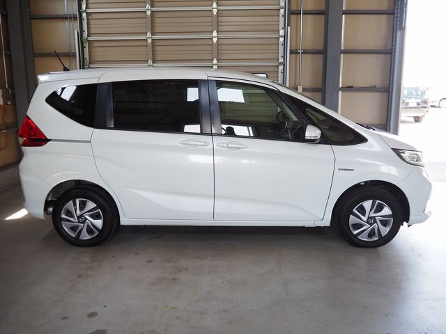 FREED HYBRID 4WD