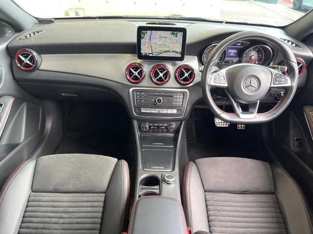 MERCEDES BENZ CLA Shooting Brake