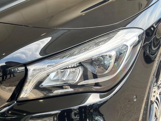MERCEDES BENZ CLA Shooting Brake