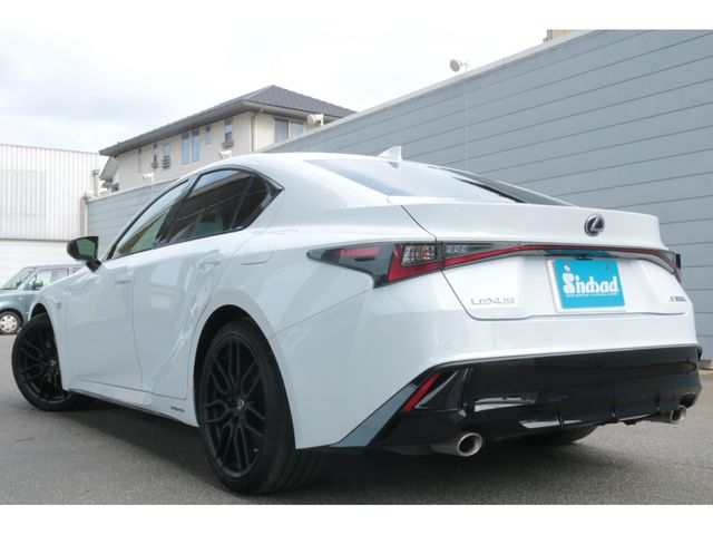 LEXUS IS300h