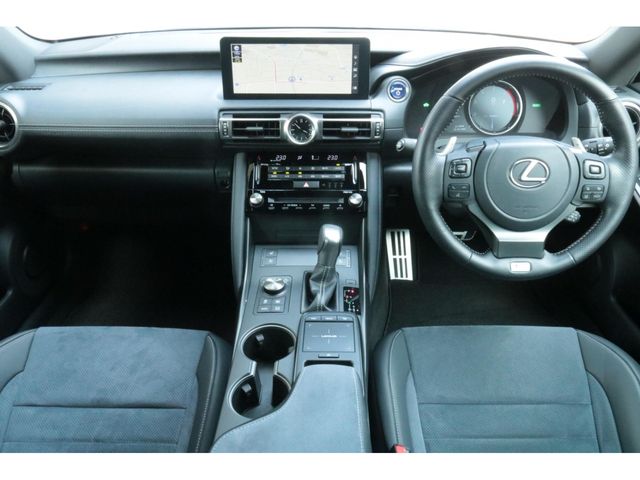 LEXUS IS300h