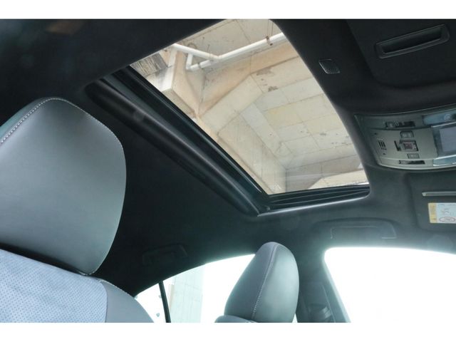 LEXUS IS300h