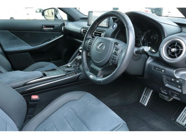 LEXUS IS300h