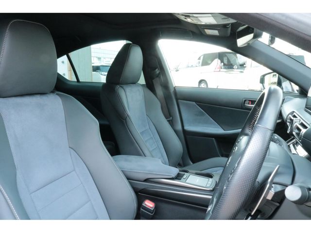 LEXUS IS300h