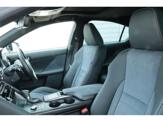 LEXUS IS300h